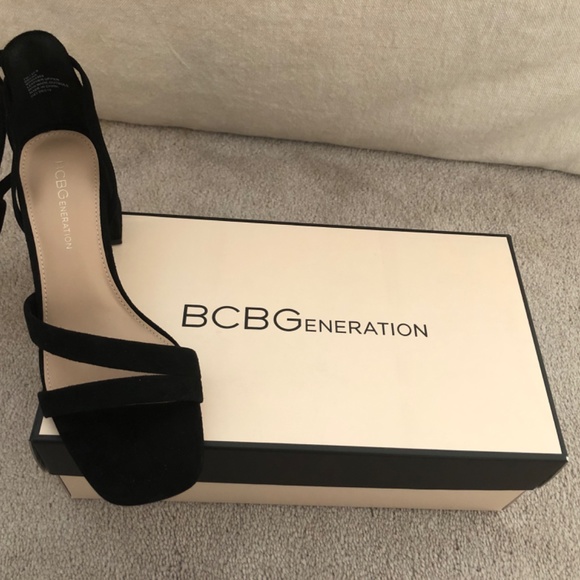 BCBGeneration suede heels size 7 - wrap/tie around ankles - NWT - Picture 4 of 6